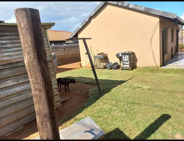 2 BEDROOM HOUSE FOR SALE IN PROTEA GLEN EXT